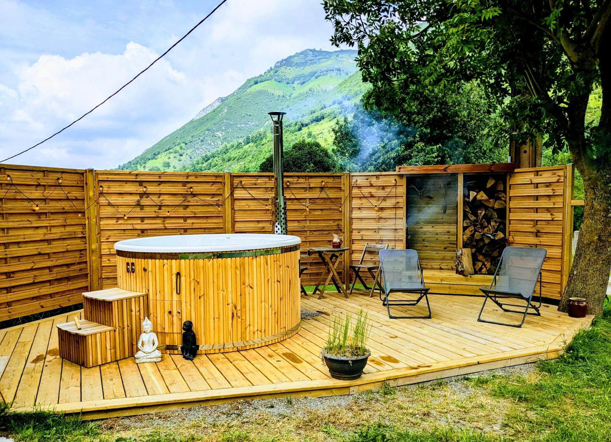 Le Monne - Gite & Spa Tout Confort カンパン エクステリア 写真